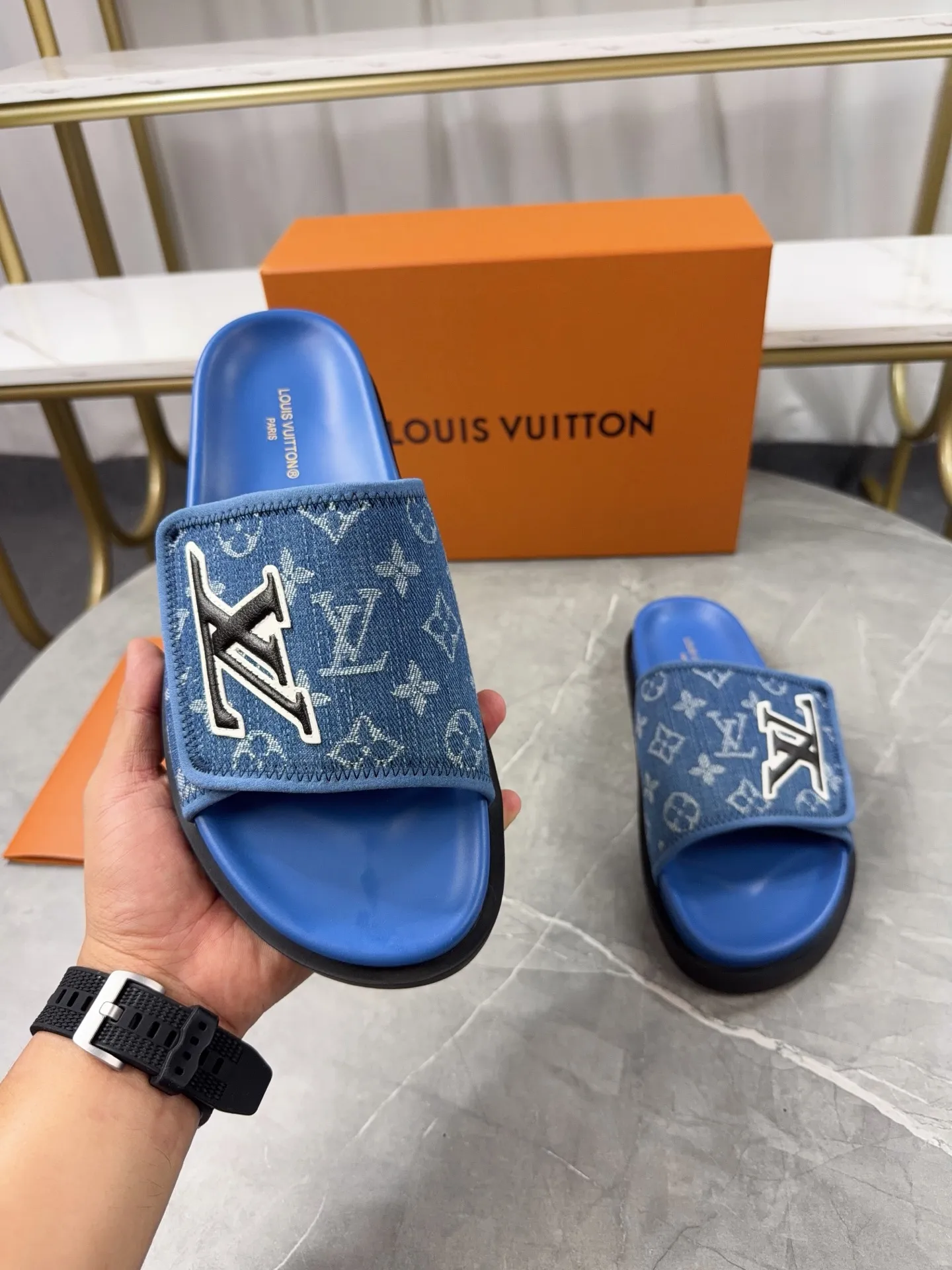 Men's Men's Shoes 💰380💰 🌈LV | Louis Vuitton ²⁰²³ 𝐬𝐬 🧡💚2025 Spring and Summer New Style Top Version‼ ️The original version is the same. The counter specializes in the latest straw slippers. Hard goods are new🆕 ❥Purchase level! Full of high-end feel! A popular model among bloggers at home and abroad, it’s retro and fashionable, and looks stunning on your feet! Mainly recommended models on the official website★ ━━━━━ ЅᏇєєt ━━━━━ ▪️Upper: original customized cowhide fabric ▪️Inner: cow lining ▪️Outsole: high-end rubber outsole ▪️Shoe size: 35-47 (46-47 customization is not returnable)